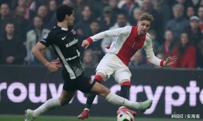 示出顽强的 示出顽强的